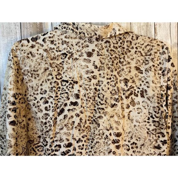 Chico's Leopard Print No Iron Button-Up Shirt - Size 1 - Picture 9 of 10